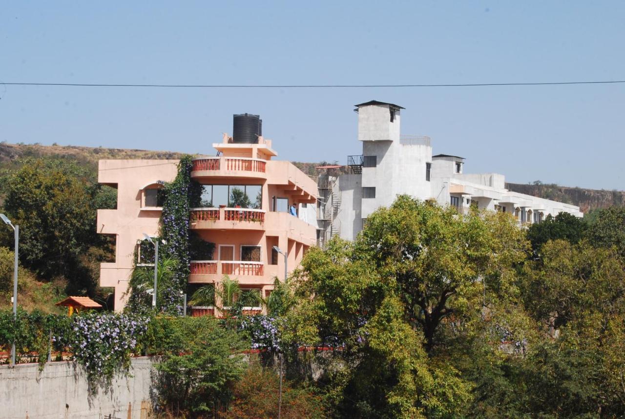 Quinte Hills Residency Villa Panchgani Exteriör bild