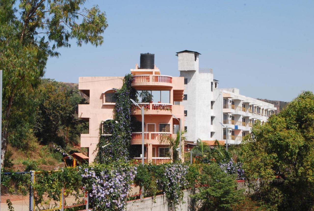 Quinte Hills Residency Villa Panchgani Exteriör bild