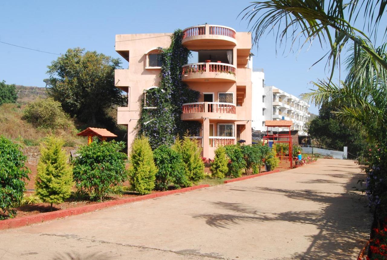 Quinte Hills Residency Villa Panchgani Exteriör bild