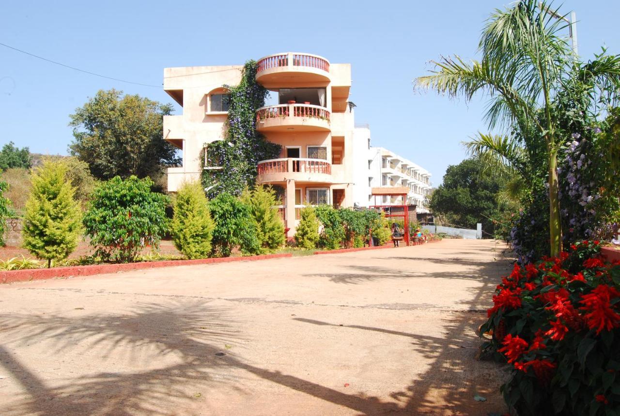 Quinte Hills Residency Villa Panchgani Exteriör bild