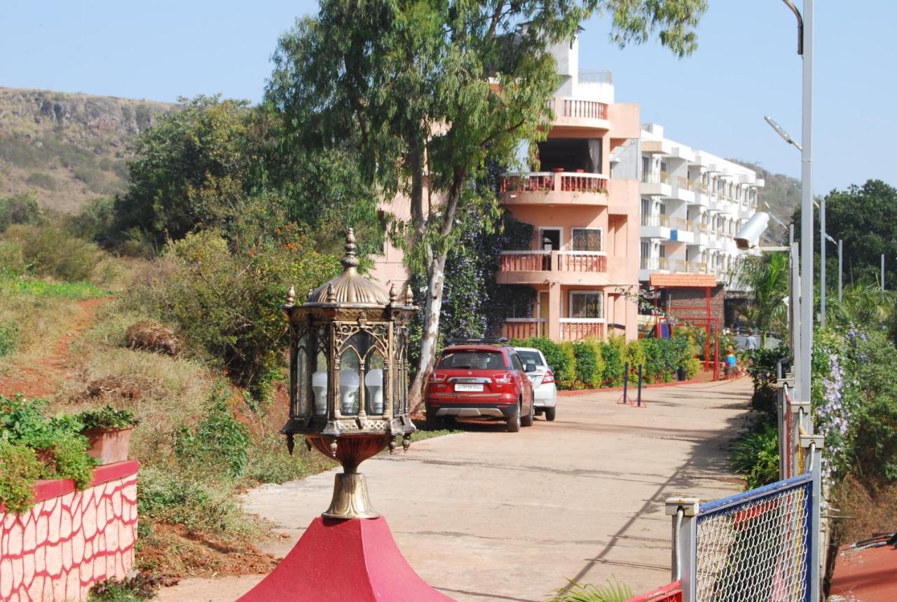 Quinte Hills Residency Villa Panchgani Exteriör bild