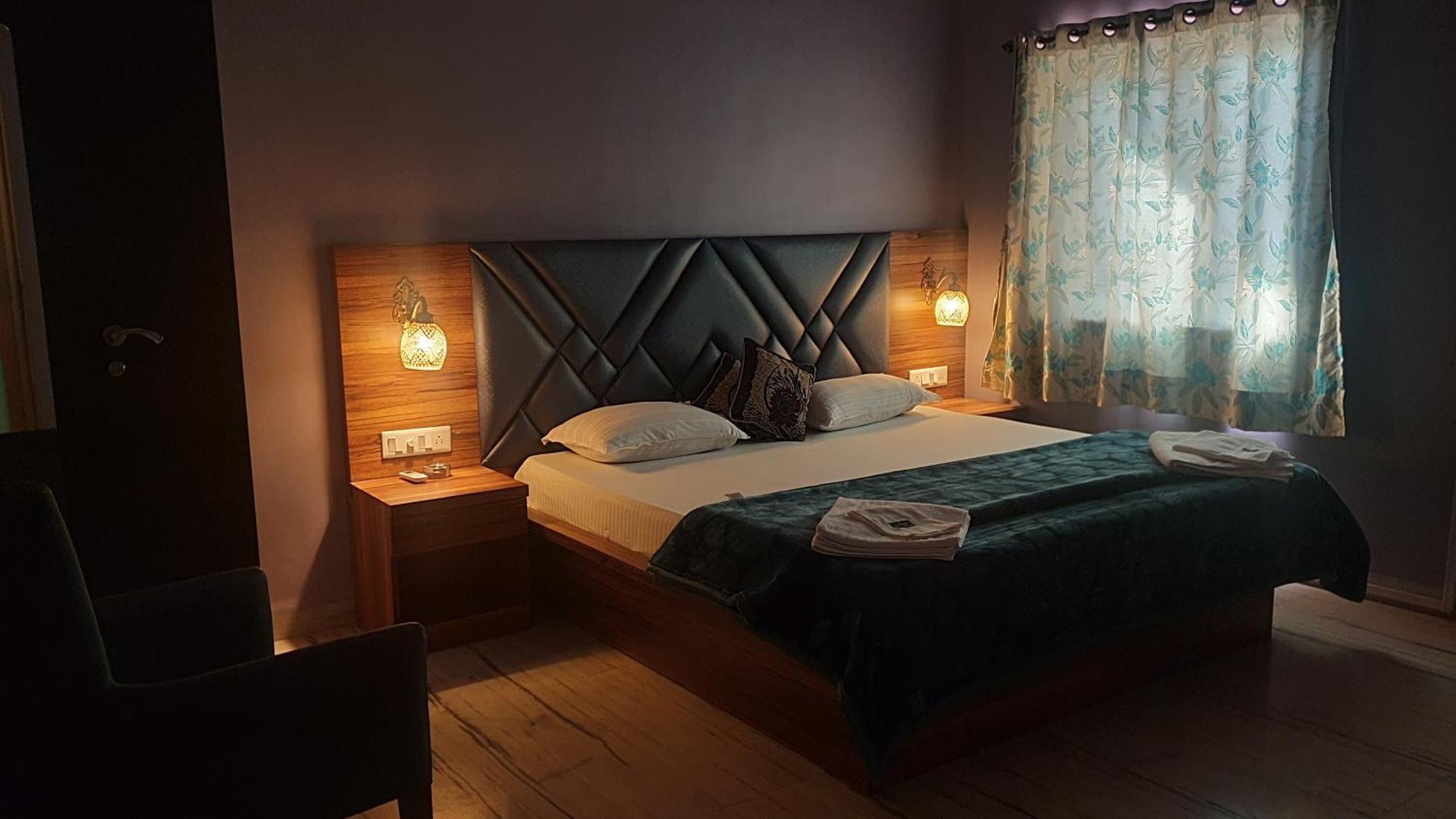 Quinte Hills Residency Villa Panchgani Exteriör bild