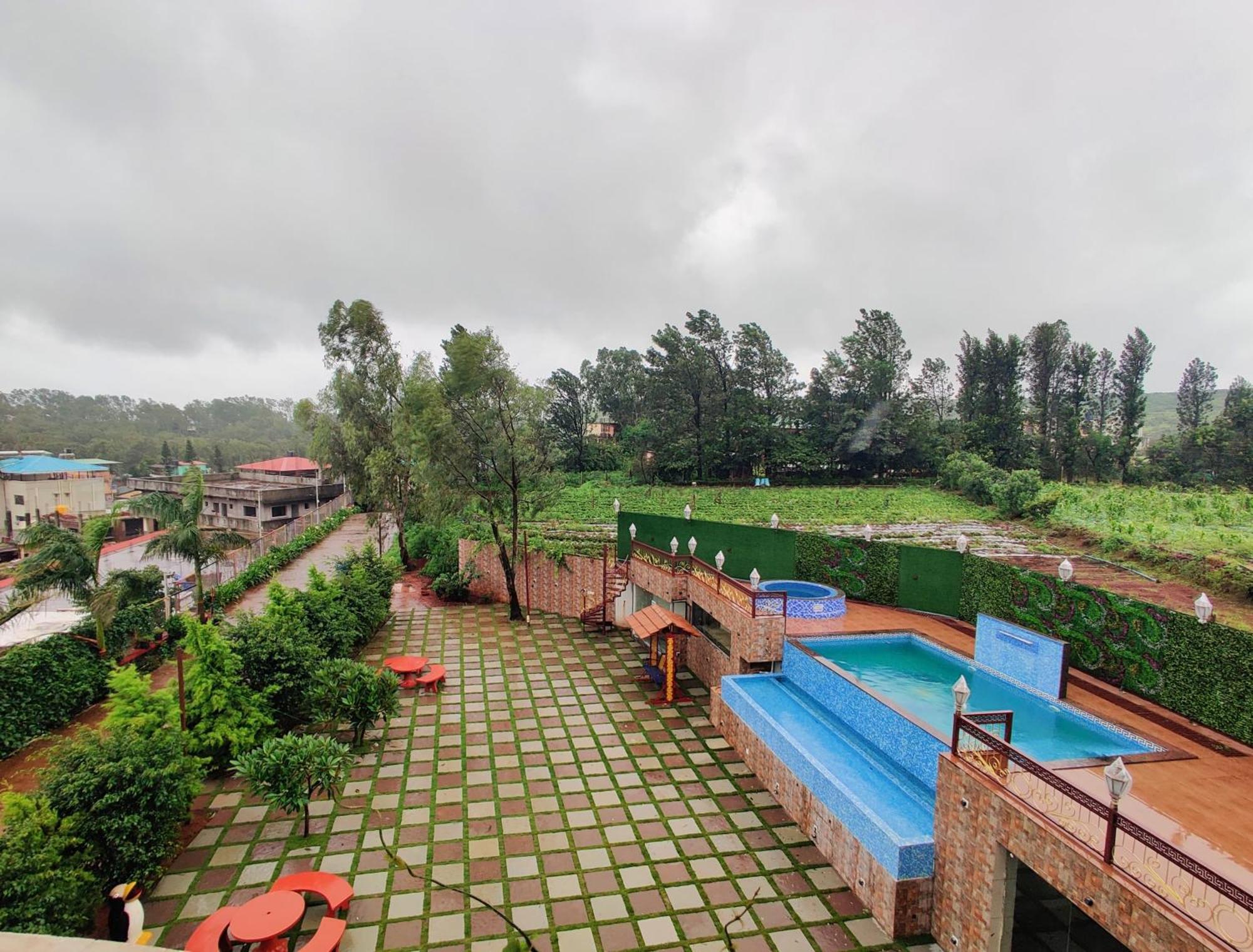 Quinte Hills Residency Villa Panchgani Exteriör bild